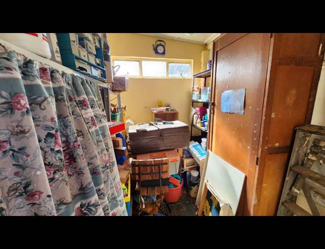 2 BEDROOM HOUSE FOR SALE IN BEZUIDENHOUT VALLEY